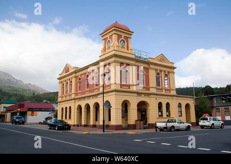 Queenstown, la Tasmanie : 03 avril, 2019 Bureau de poste : Queenstown est situé sur la rue Orr et un rappel de la richesse créée par l'industrie minière. Banque D'Images