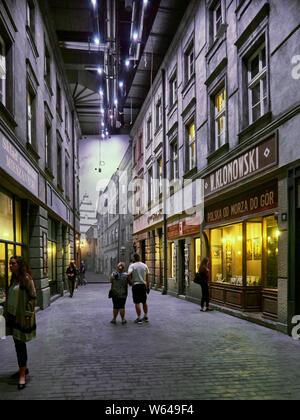 L'Europe, Pologne, Gdansk, reconstruction d'une rue à Gdansk en 1939 à l'intérieur du Musée de la Seconde Guerre mondiale Banque D'Images