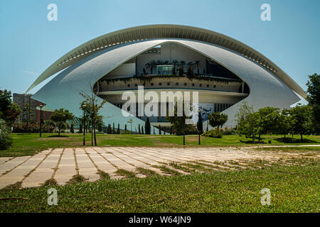 Juillet 27, 2019 - VALENCIA, Espagne. Le Palau de les Arts Reina Sofia (2005) Opéra est partie de la Cité des Arts et des Sciences de Valence centre-ville Banque D'Images