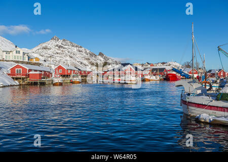 Le village de pêcheur sur Sorvagen îles Lofoten, Norvège Banque D'Images