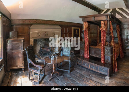 La salle rouge Shibden Hall. Testeur de chêne lit. Banque D'Images