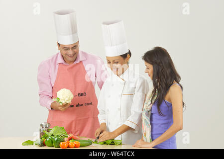 Chefs enseignant dans un cours de formation Banque D'Images