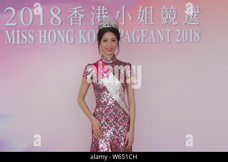 Héra Chan, gagnant du concours de Miss Hong Kong 2018, pose lors d'une conférence de presse à Hong Kong, Chine, 27 août 2018. Banque D'Images