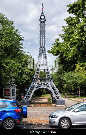 Mini tour Eiffel en dehors du Centre Français de Berlin. Un centre culturel franco-allemand dans Wedding-Berlin. Banque D'Images