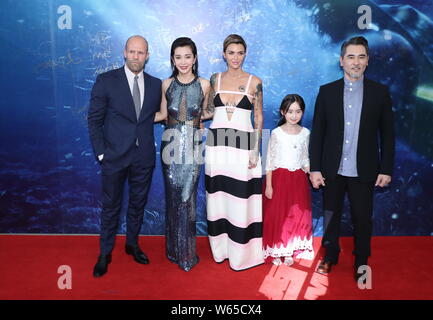 (De gauche) est un acteur britannique Jason Statham, l'actrice chinoise Li Bingbing, actrice Ruby Rose, enfant star chinois et taïwanais Shuya Cai Sophia Banque D'Images
