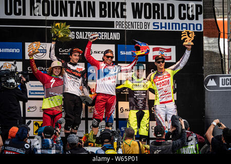 LEOGANG, Autriche - 14 juin 2015. Gagnants podium à la Descente de vélo de montagne UCI Coupe du monde. 1ère Aaron Gwin, 2ème Conor Fearon, 3e Rémi Thirion, 4e Banque D'Images