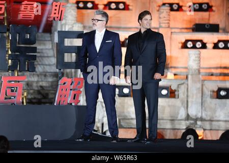 Réalisateur Christopher McQuarrie américain, à gauche, et l'acteur britannique Henry Cavill Chine assister à la première du film "Mission : Impossible - Fallout' Banque D'Images