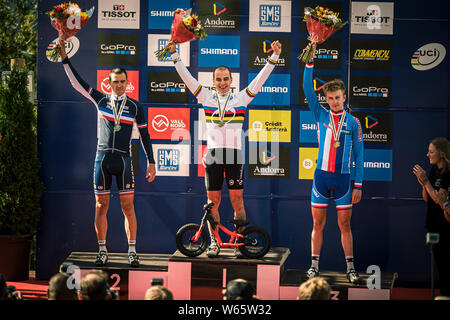 5 septembre 2015 - VALLNORD, ANDORRE. XC VTT podium des Championnats du Monde : 1. Nino Schurter, 2. Julien Absalon, 3. Ondrej CInk Banque D'Images