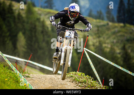 30 AOÛT 2012 - LEOGANG (Autriche). Rachel Atherton (GBR) course à l'UCI Vtt Descente aux Championnats du monde. Banque D'Images