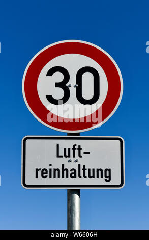 Strassenschild Luftreinhaltung 30 Tempo Banque D'Images