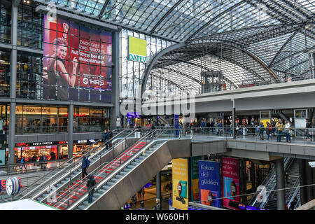 Haupthalle, Hauptbahnhof, Moabit, Mitte, Berlin, Deutschland Banque D'Images