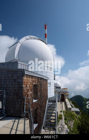 De Pointe (1838 m) du mont Wendelstein, juillet, Bavière, Allemagne Banque D'Images