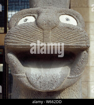 La civilisation de la Méditerranée orientale. La Syrie. Culture Halaf (6100-5100 BC). À l'âge de fer Hittite Règlement de Tell Halaf. Sculpture représentant une tête d'un lion qui gardait l'Tell Halaf Temple, placé à l'entrée du Musée National d'Alep. (Photo prise avant la guerre civile). Banque D'Images