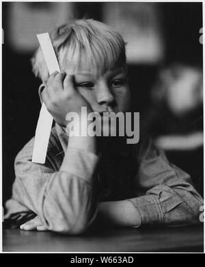 Haskell Comté, Kansas. Il y a dans Haskell Comté un grand nombre de variables et de l'utilisation d'une roo . . . ; Portée et contenu : la légende complète se lit comme suit : Haskell Comté, Kansas. Il y a dans Haskell Comté un grand nombre de variables et de l'exploitation d'une chambre d'écoles, d'un grade à l'école consolidée et Sublette deux écoles secondaires. Une autre école secondaire, juste en dehors de la comté, propose un certain nombre d'enfants dans une partie du comté. Les gens ici sont beaucoup intéressés à toutes leurs écoles, beaucoup plus que n'est vrai dans de nombreuses parties du pays, et c'est la règle générale que tous les non-enfant Mennonite g Banque D'Images