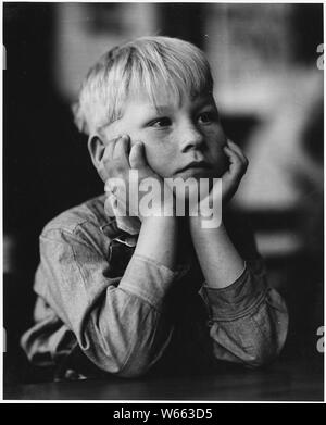 Haskell Comté, Kansas. Il y a dans Haskell Comté un grand nombre de variables et de l'utilisation d'une roo . . . ; Portée et contenu : la légende complète se lit comme suit : Haskell Comté, Kansas. Il y a dans Haskell Comté un grand nombre de variables et de l'exploitation d'une chambre d'écoles, d'un grade à l'école consolidée et Sublette deux écoles secondaires. Une autre école secondaire, juste en dehors de la comté, propose un certain nombre d'enfants dans une partie du comté. Les gens ici sont beaucoup intéressés à toutes leurs écoles, beaucoup plus que n'est vrai dans de nombreuses parties du pays, et c'est la règle générale que tous les non-enfant Mennonite g Banque D'Images