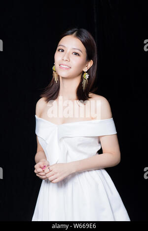 L'actrice taïwanaise Vivian Sung Yun-hua pose pour portrait photos au cours d'un entretien exclusif par Imaginechina à Beijing, Chine, 11 juin 2018. Banque D'Images