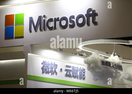 Vue sur le stand de Microsoft lors de la 10e Conférence de l'informatique en nuage de la Chine à Beijing, Chine, 24 juillet 2018. Microsoft Corp s'associe avec C Banque D'Images