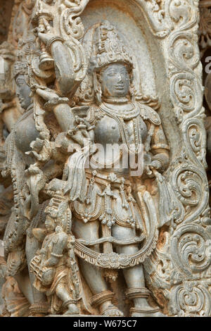 Hoysaleswara temple, également appelé simplement comme le temple, Halebidu est un 12ème siècle temple hindou dédié à Shiva.Plus grand monument à Halebidu. Banque D'Images