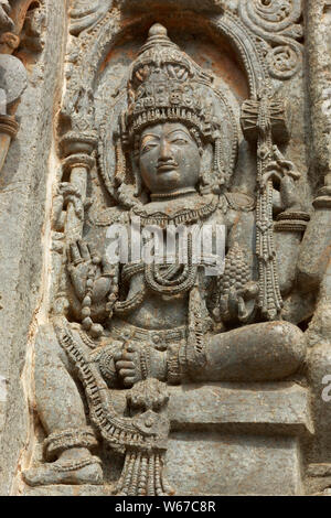 Hoysaleswara temple, également appelé simplement comme le temple, Halebidu est un 12ème siècle temple hindou dédié à Shiva.Plus grand monument à Halebidu. Banque D'Images