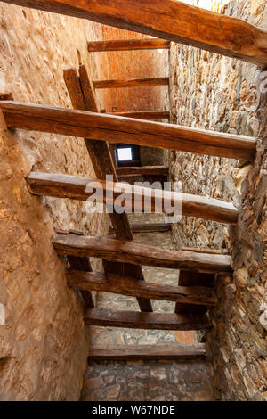 Poutres en bois dans une tour de la forteresse de Smederevo, l'une des plus grandes fortifications en Serbie Banque D'Images