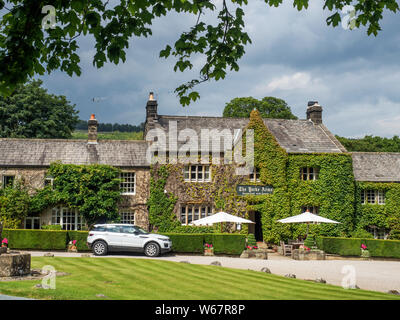 L'ancienne auberge Yorke Arms maintenant un restaurant étoilé Michelin dans Ramsgill La Nidderdale Yorkshire Angleterre Banque D'Images