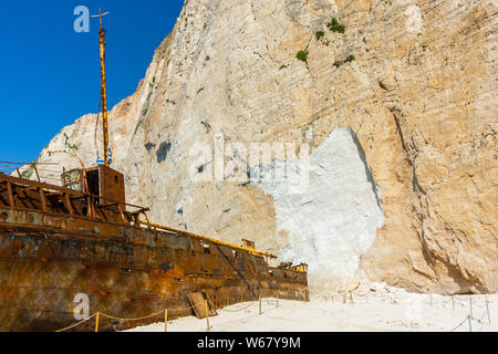 Grèce, Zante, célèbre panagiotis freightliner échoués dans la baie de navagio beach Banque D'Images