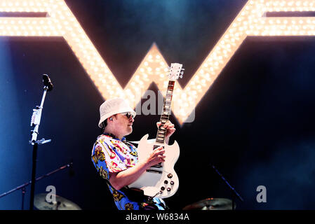 BILBAO, ESPAGNE - 13 juil : Weezer (band) produisent en concert à BBK Live 2019 Music Festival le 13 juillet 2019 à Bilbao, en Espagne. Banque D'Images