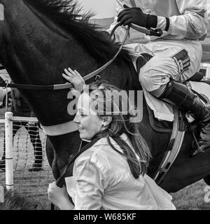 Les jockeys à la chasse au terrier 4 point à l'autre course de chevaux 2019 Banque D'Images