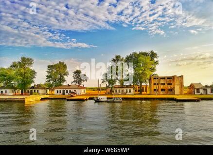 Coucher du soleil dans le Delta du Danube. Sulina, Roumanie Banque D'Images