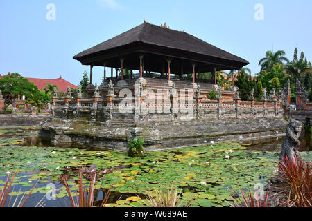 Taman Kertha Gosa pavillon flottant ou Bale kambang, Klungkung ou Semarapura, Bali, Indonésie, Asie Banque D'Images