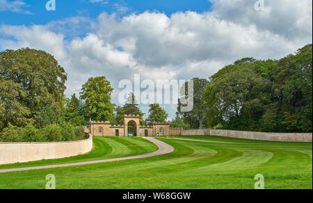 GORDON CASTLE GARDENS FOCHABERS MORAY ECOSSE PORTE D'ENTRÉE À L'ACTIF Banque D'Images