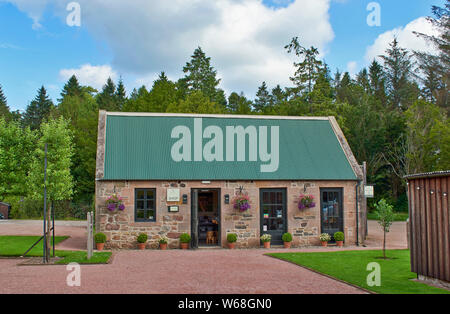 GORDON CASTLE GARDENS FOCHABERS MORAY ECOSSE L'ESTATE Banque D'Images