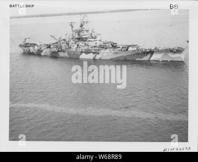 USS Indiana Hampton Roads ; Vue de l'USS Indiana à Hampton Roads. Boîte : 19LCM, BB-58 ; Dossier 6 BS 33753 33570-33578 Banque D'Images