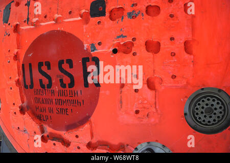 25 janvier, 2019 - Moscou, Russie : Élément du module orbitale habitée Vostok (partie arrière) avec l'inscription 'URSS. Les gens à l'intérieur ! Aide !' Banque D'Images