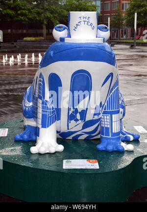 L'une des grenouilles à Stockport's géant, un parcours artistique de 19 grenouilles de taille géante qui les organisateurs disent "célèbre tous les grands changements qui ont lieu à Stockport'. Le sentier se déroule du 29 juin au 28 septembre 2019. Banque D'Images