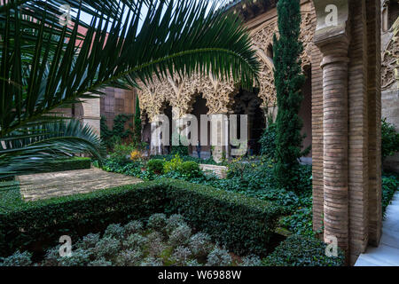 La cour de Santa Isabel à l'intérieur de l'Aljaferia Palace, UNESCO World Heritage Site. Zaragoza, Aragon, Espagne, Décembre 2018 Banque D'Images