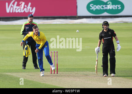 CHESTER LE STREET, en Angleterre le 31 juillet D'Arcy bowling court pendant la vitalité T20 Blast correspondance entre club de cricket du comté de Durham et de Leicester à renards Unis Riverside, Chester le Street le mercredi 31 juillet 2019. (Crédit : Mark Fletcher | MI News) Credit : MI News & Sport /Alamy Live News Banque D'Images