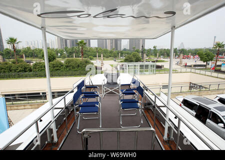 Vue sur le toit d'un véhicule récréatif de luxe (RV) conçu par le designer industriel allemand Luigi Colani à Changzhou city, Jiangsu en Chine de l'est pro Banque D'Images