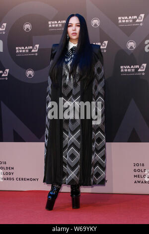 **Hors TAIWAN Taiwanais**Puyuma chanteur-compositeur-Kulilay Amit, mieux connu sous son nom de scène A-mei, arrive sur le tapis rouge pour la 29e Golden Mel Banque D'Images