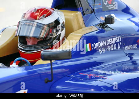 Le pilote irlandais Jordan Morgan Dempsey participe à la deuxième activité de la coquille Cup FIA F4 2018 Championnat chinois dans la ville de Zhuhai, Chine du sud's Guangd Banque D'Images