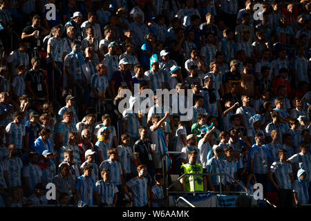 Des fans de football d'Argentine, regarder le groupe d match entre l'Argentine et l'Islande au cours de la Coupe du Monde de 2018 à Moscou, Russie, 16 juin 2018. Banque D'Images