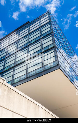 Bâtiment moderne de luxe dans nouveau quartier 'Überseestadt' à Brême Banque D'Images
