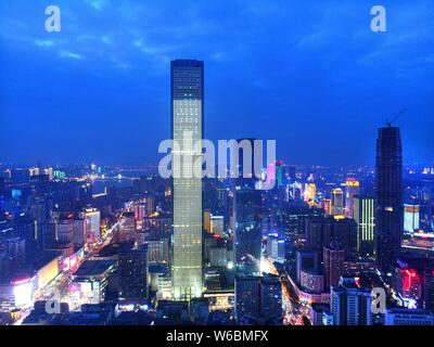 --FILE--Vue sur la place financière internationale de Changsha (IFS) à Changsha city, Hunan province de la Chine centrale, 7 mai 2018. Changsha International Banque D'Images