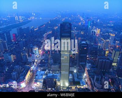 --FILE--Vue sur la place financière internationale de Changsha (IFS) à Changsha city, Hunan province de la Chine centrale, 7 mai 2018. Changsha International Banque D'Images