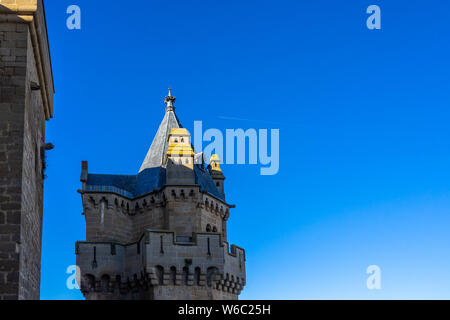 Close up de la Torre de las Tres Coronas au Palais Royal d'Olite, Navarre, Espagne Banque D'Images