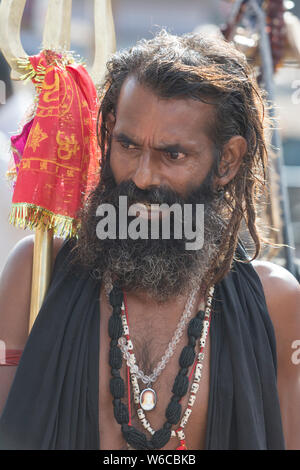 Portrait d'un naga Sadhu Kumbh Mela pendant à Trimbakeshwar,nasik,Inde,Asia Banque D'Images