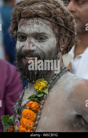 Portrait d'un naga Sadhu Kumbh Mela pendant à Trimbakeshwar,nasik,Inde,Asia Banque D'Images