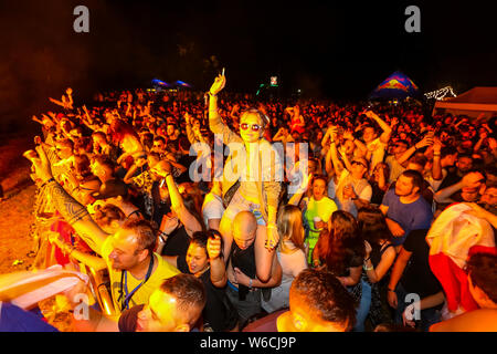 Brezje, Croatie - 19 juillet, 2019 : public pendant la forêt, forêt ultime festival de musique électronique situé à Brezje, Croatie. Banque D'Images