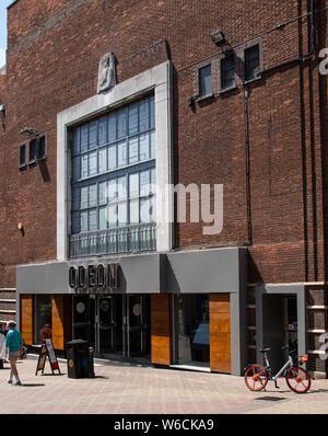 Oxford, Royaume-Uni - 29 juin 2019 : La façade de l'Odeon Cinema sur George Street Banque D'Images