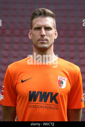 31 juillet 2019, la Bavière, Augsbourg : Football Bundesliga : séance photo pour FC Augsburg pour la saison 2019-2020 dans la WWK-Arena. Gardien Andreas Luthe. Photo : Karl-Josef Opim/dpa Banque D'Images